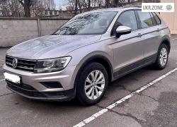 Внедорожник 5 дверей Volkswagen Tiguan 2016 в Кривом Роге