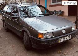 Універсал 5 дверей Volkswagen Passat III (B3) 1990 у Ульянівці
