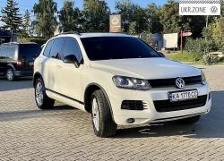Внедорожник 5 дверей Volkswagen Touareg II 2013 в Черновцах