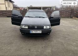 Седан Volkswagen Passat III (B3) 1991 в Сарнах