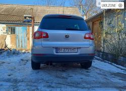Внедорожник 5 дверей Volkswagen Tiguan I 2010 в Ровно