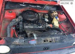 Хетчбек 3 двері Volkswagen Polo 1987 у Чернівцях