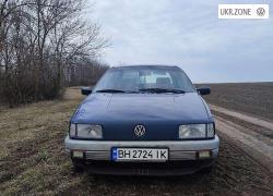 Седан Volkswagen Passat III (B3) 1992 в Красных Окнах