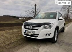 Внедорожник 5 дверей Volkswagen Tiguan 2011 в Теофиполе