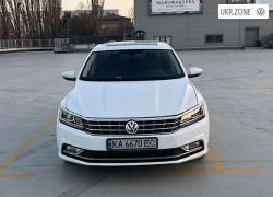 Седан Volkswagen Passat VIII (B8) 2017 в Киеве
