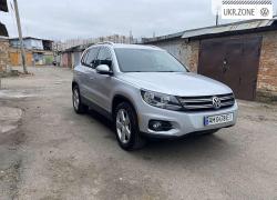Позашляховик 5 дверей Volkswagen Tiguan I Рестайлінг 2012 у Києві