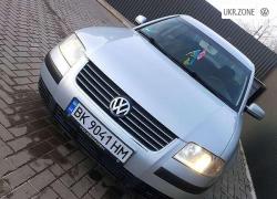 Седан Volkswagen Passat 2001 в Сарнах