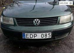 Седан Volkswagen Passat 2000 в Харькове