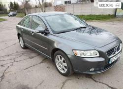 Седан Volvo S40 II Рестайлинг 2011 в Полтаве