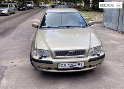 Седан Volvo S40 I Рестайлінг 2001 у Києві