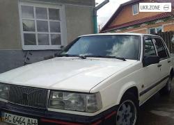 Седан Volvo 740 I 1985 в Демидовке