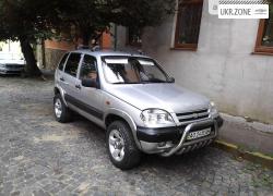 Позашляховик 5 дверей Chevrolet Niva I 2004 у Ужгороді