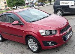 Седан Chevrolet Aveo II 2013 в Ивано-Франковске