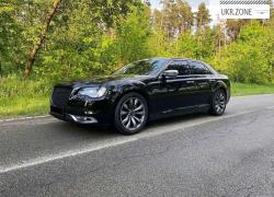 Седан Chrysler 300C II Рестайлинг 2017 в Киеве