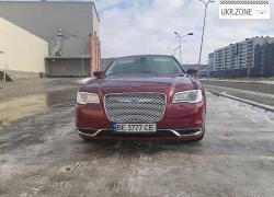 Седан Chrysler 300C II Рестайлинг 2017 в Львове