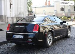 Седан Chrysler 300C 2015 в Луцке