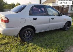Седан Daewoo Lanos I 1998 в Бурыне