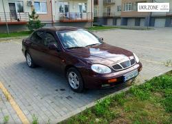 Седан Daewoo Leganza I 1998 у Ужгороді