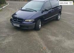 Минивэн Dodge Caravan (Ram Van) III 1998 в Долине