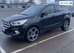 Позашляховик 5 дверей Ford Kuga II Рестайлінг 2017 у Рівному