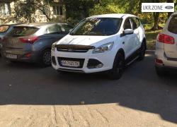 Позашляховик 5 дверей Ford Kuga II 2015 у Києві