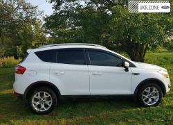 Позашляховик 5 дверей Ford Kuga I 2011 у Чернівцях