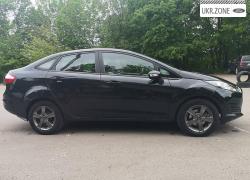 Седан Ford Fiesta VI (Mk6) Рестайлинг 2015 в Львове