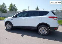 Внедорожник 5 дверей Ford Kuga II 2016 в Прилуках