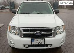 Позашляховик 5 дверей Ford Escape II 2010 у Кривому Розі