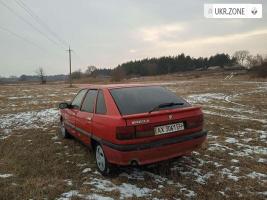 Хетчбек 5 дверей Renault 21 I 1992 у Краснокутську